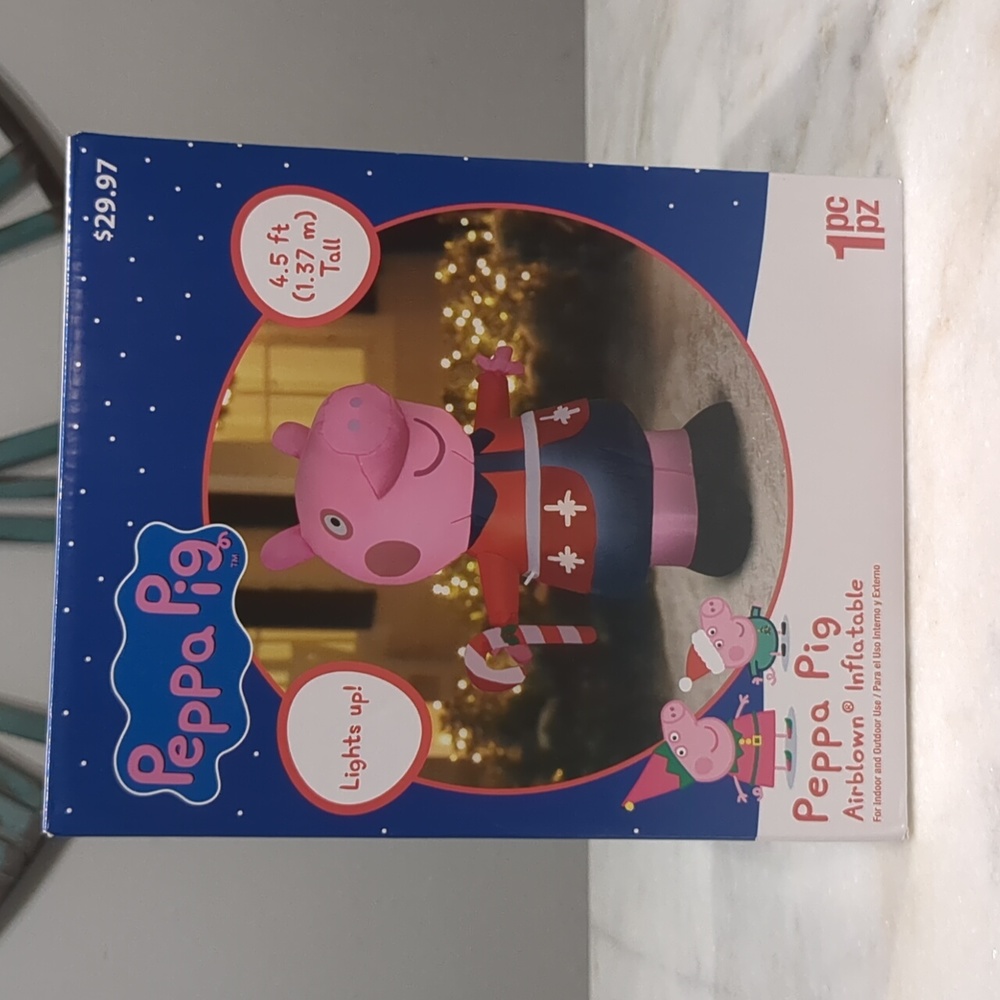 New in Box Gemmy Peppa Pig in Christmas Outfit 4.5 Ft Tall Inflatable -Lights up
